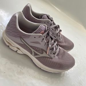 Mizuno Wave Rider 23